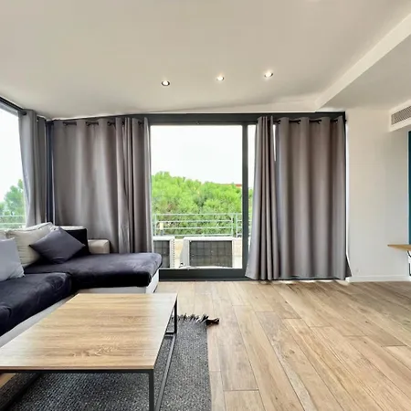 Sea And Mountain Views From Your Rooftop ! Saint-Laurent-du-Var Exterior photo