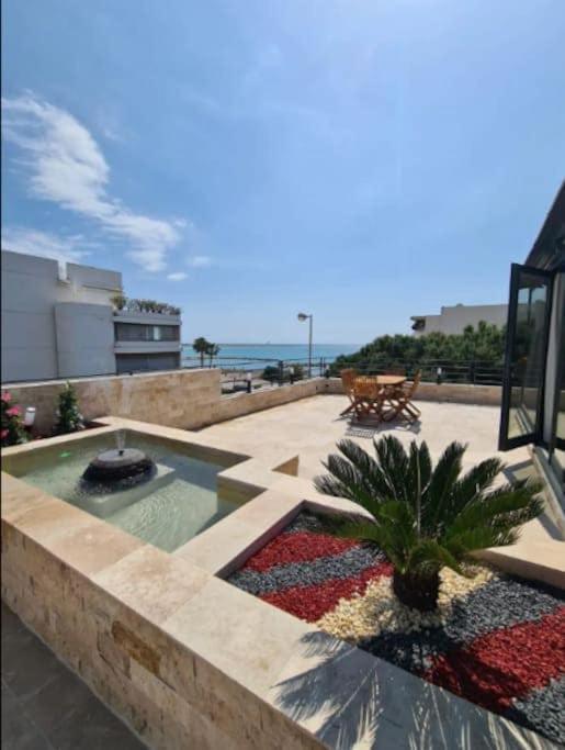 Apartment Sea And Mountain Views From Your Rooftop !