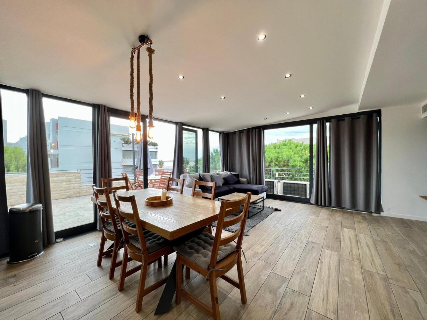 Appartement Sea And Mountain Views From Your Rooftop ! *