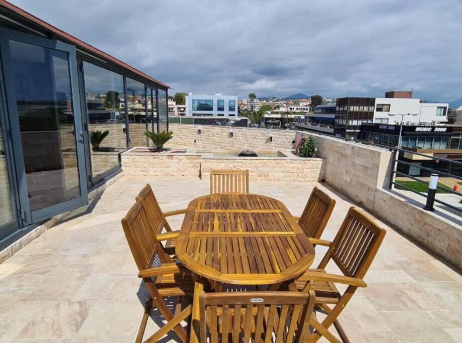 Sea And Mountain Views From Your Rooftop ! Saint-Laurent-du-Var