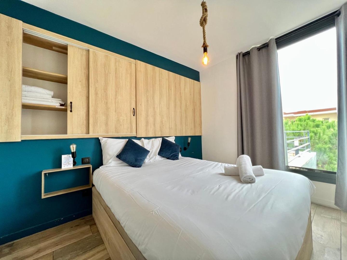 Sea And Mountain Views From Your Rooftop ! Appartement *